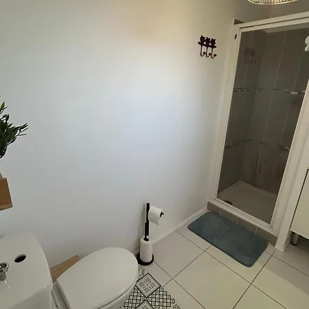 Lejlighed Entire 2-room Apartment, *