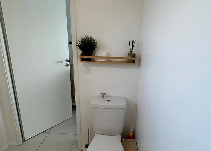 Entire 2-room Apartment,