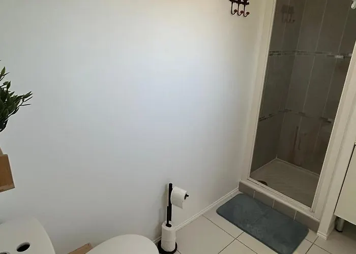 Lejlighed Entire 2-room Apartment, *